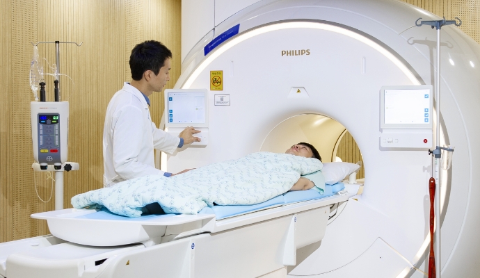 MRI 기계 사진